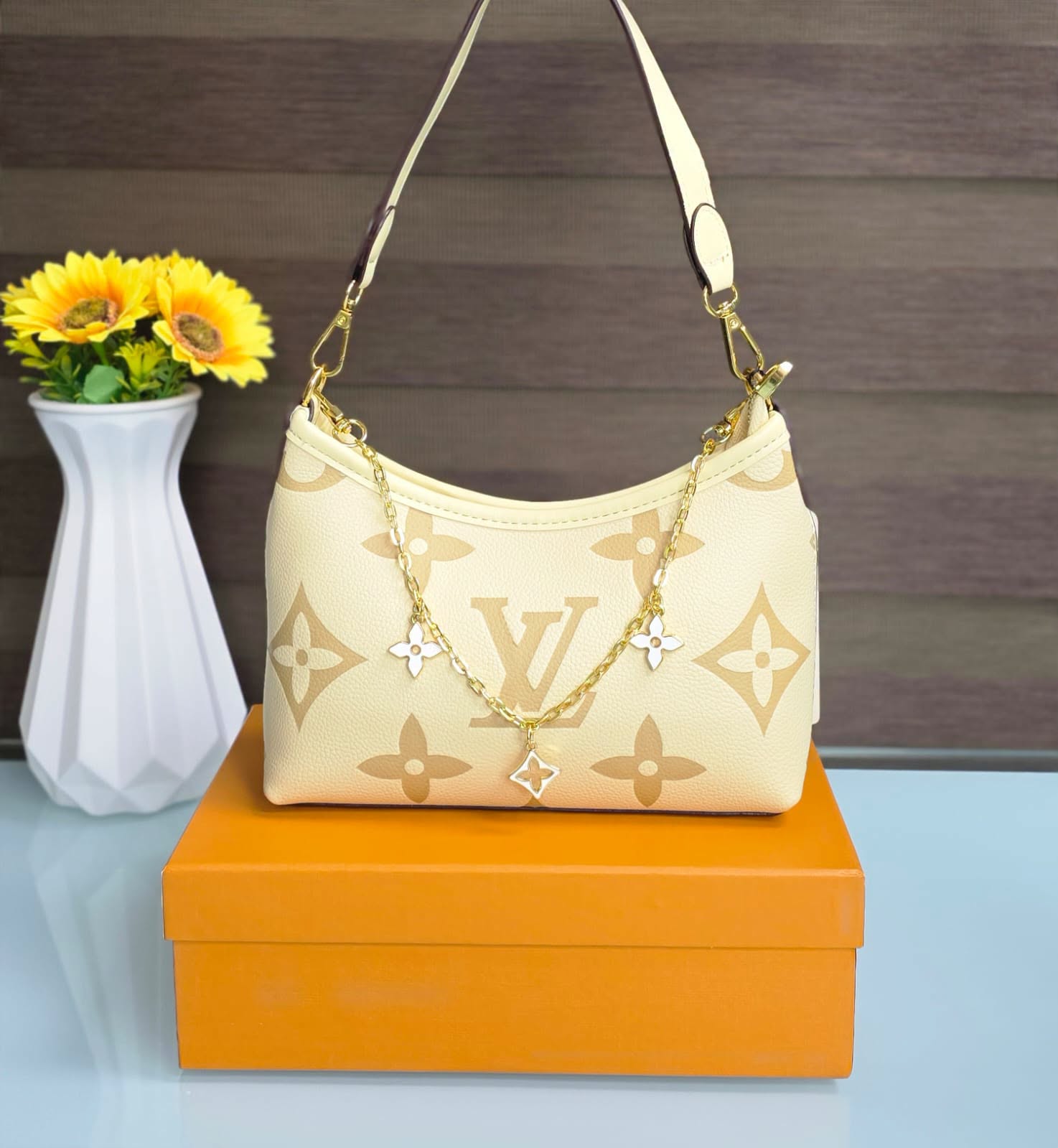 Louis Vuitton Ladies Cross Bag Medium Size Bag