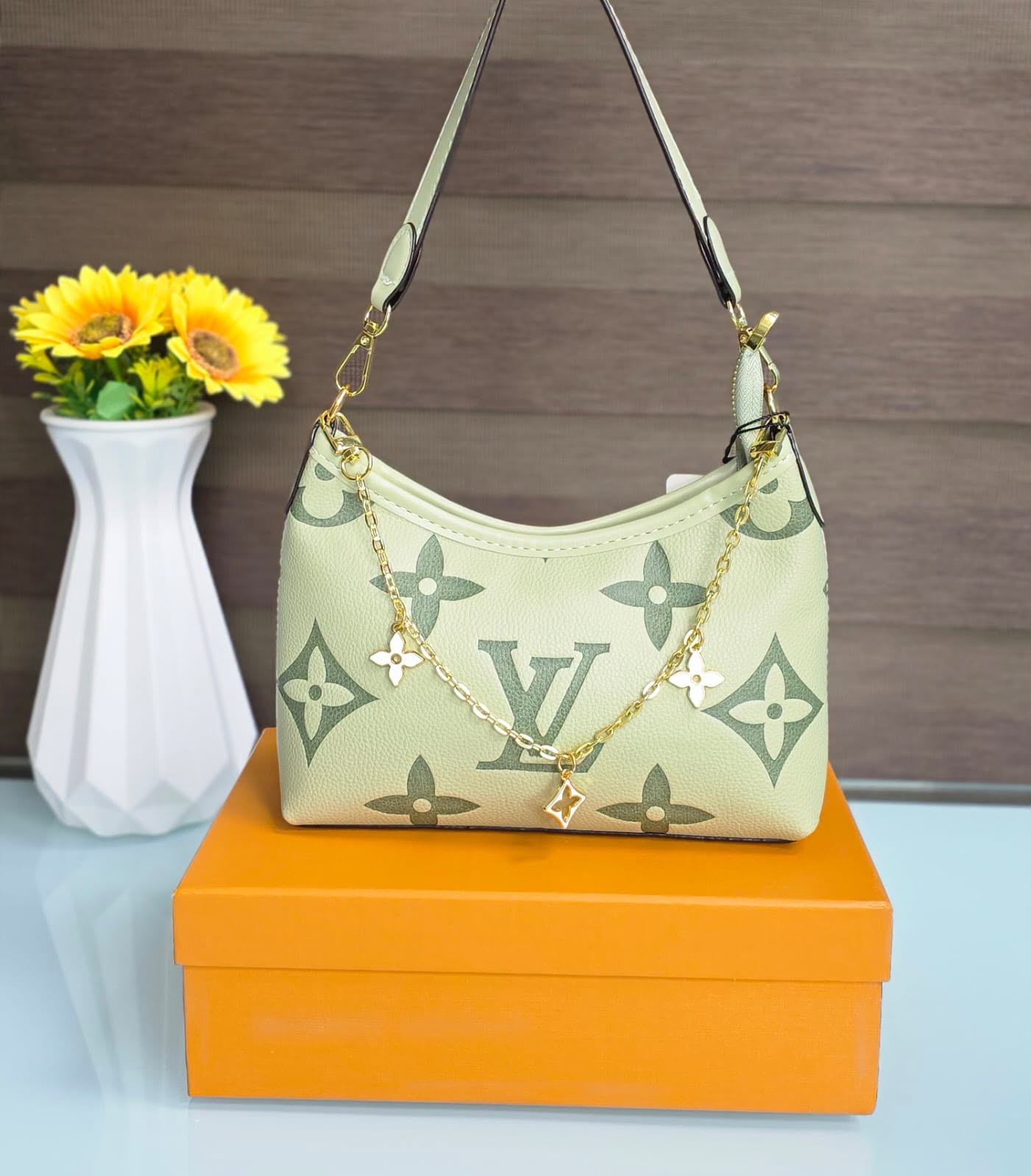 Louis Vuitton Ladies Cross Bag Medium Size Bag