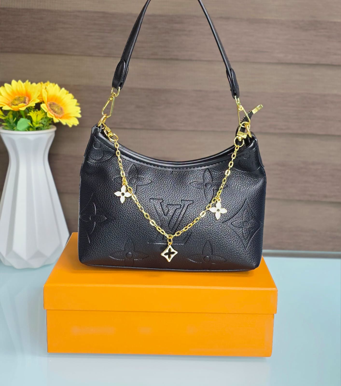 Louis Vuitton Ladies Cross Bag Medium Size Bag
