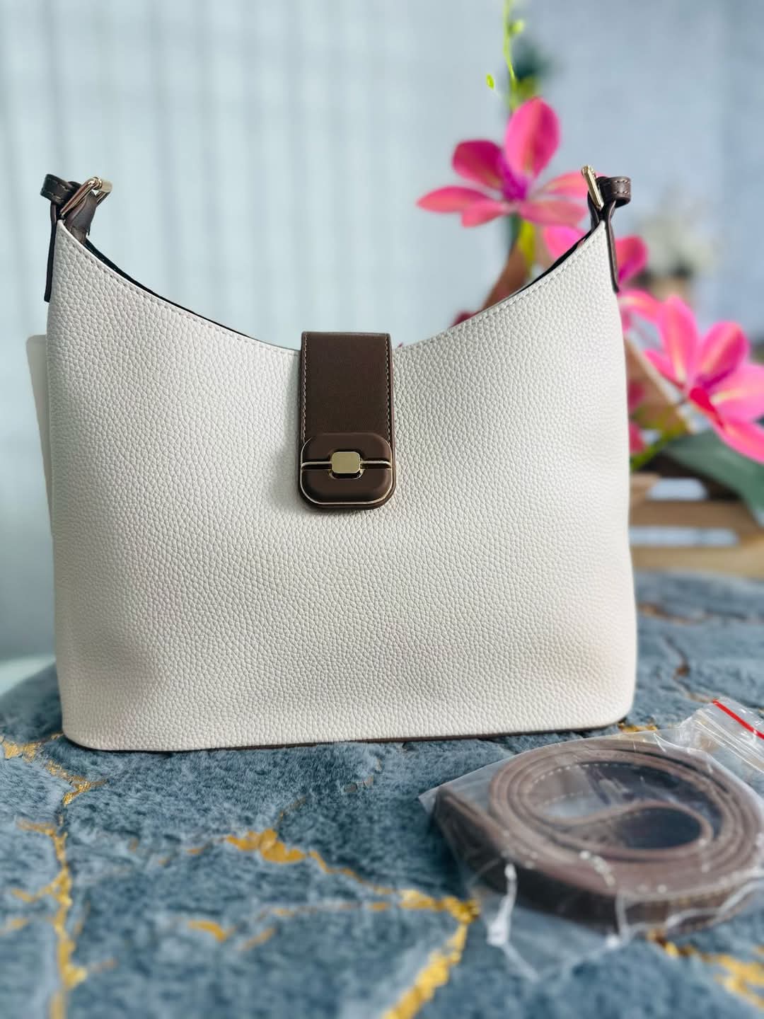 Aibeini Synthetic Leather Shoulder Off White Colour Bag