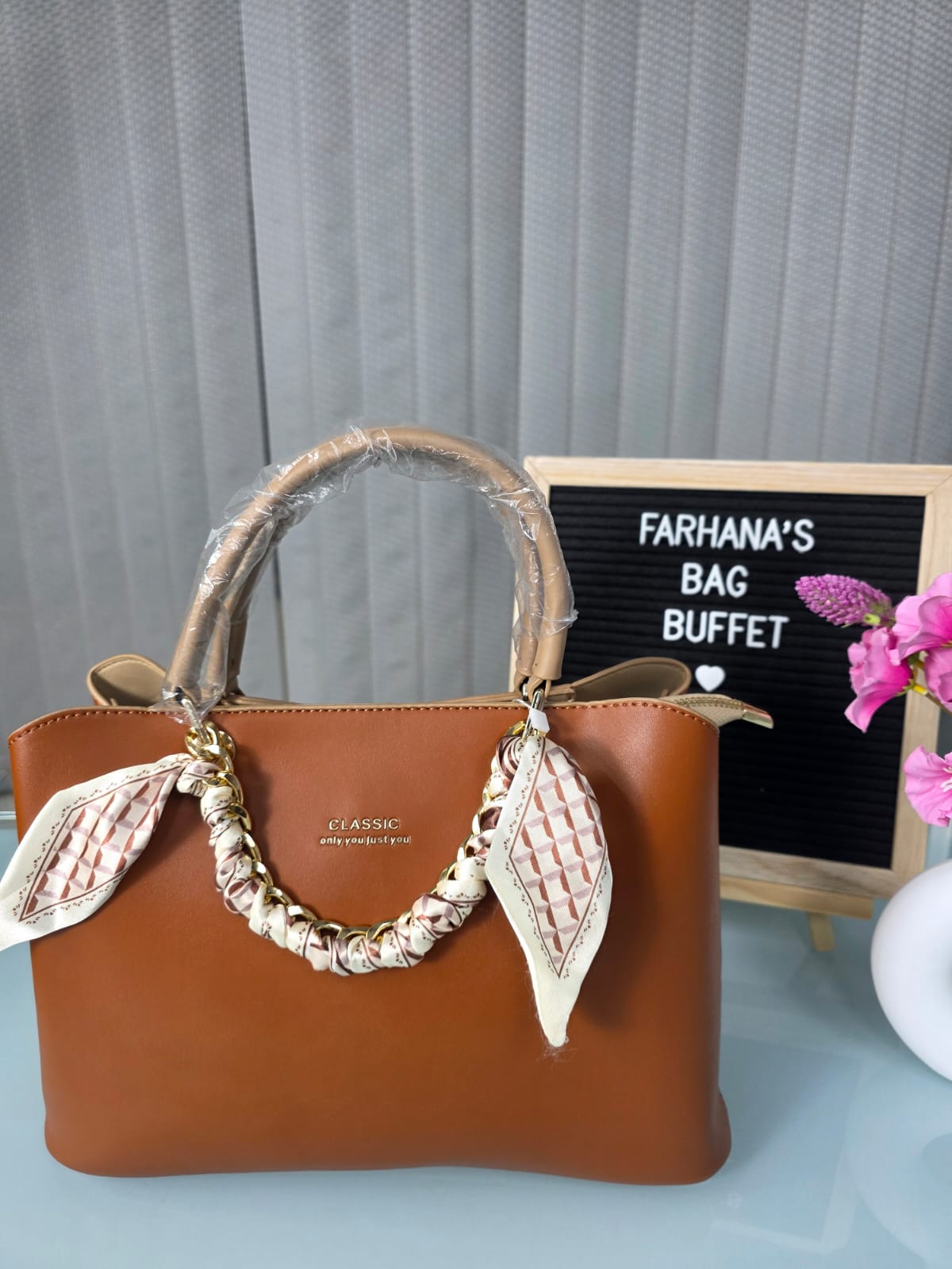 Classic Brand luxurious Hand Bag with long belt (8923)