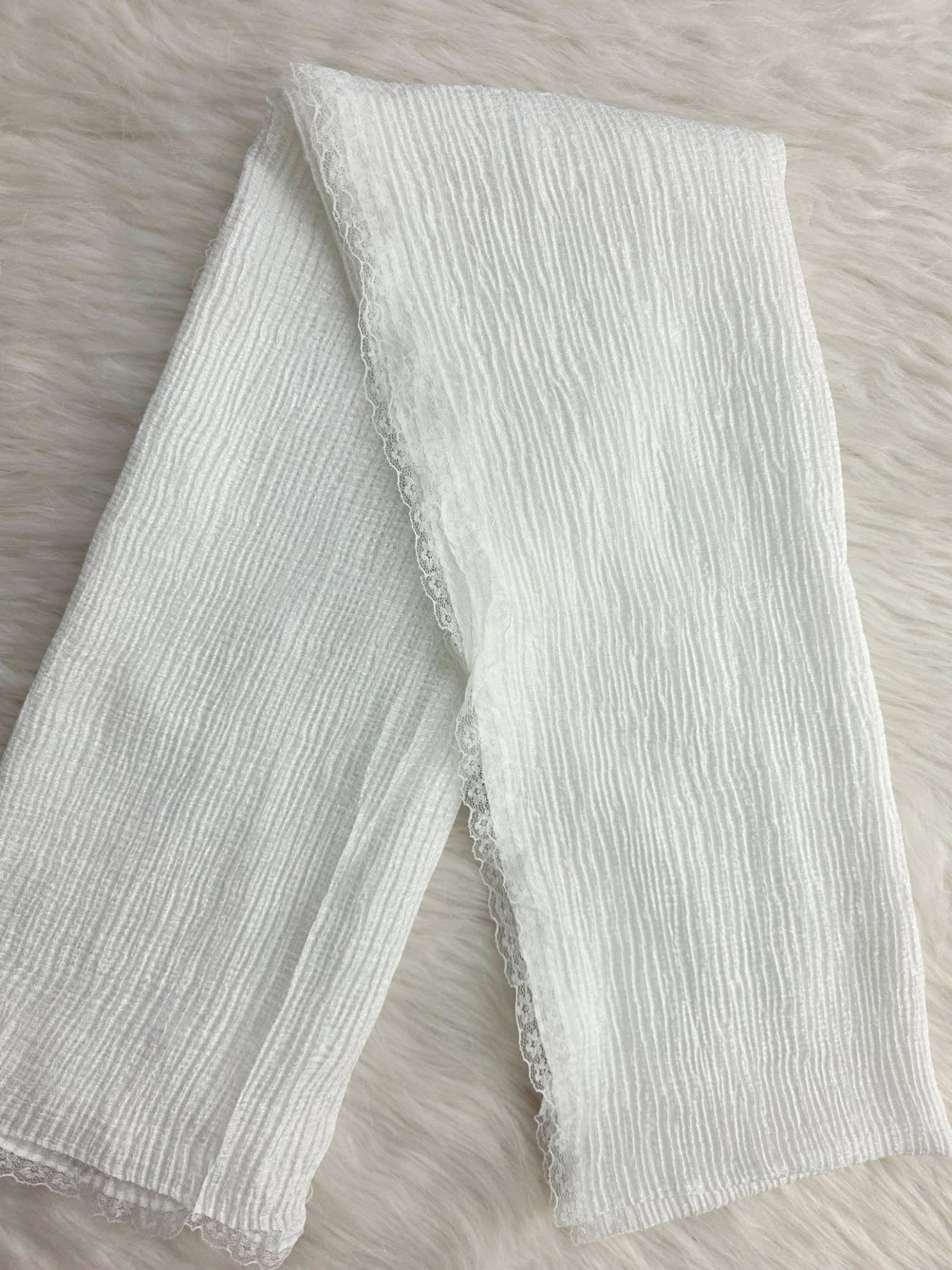 Lace Crinkle Cotton Shiny Hijab