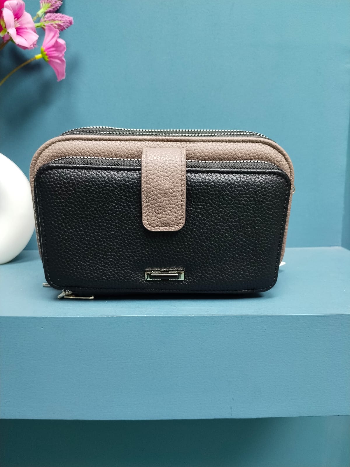 Luxurious Leather Hand Purse
