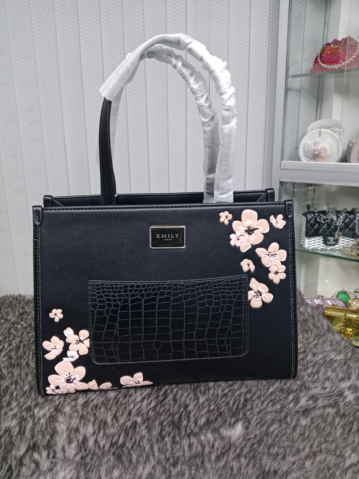MILY LORAN Luxurious Shoulder Bag