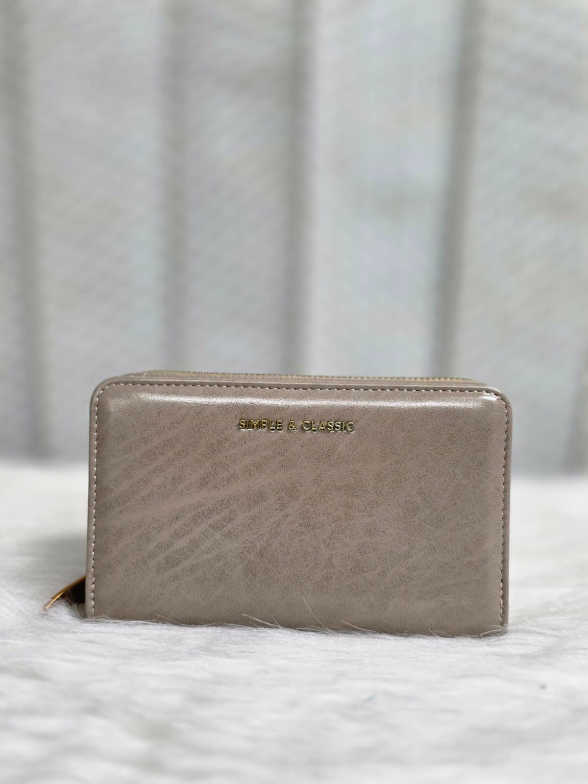 Simple & Classic Premium Hand Purse