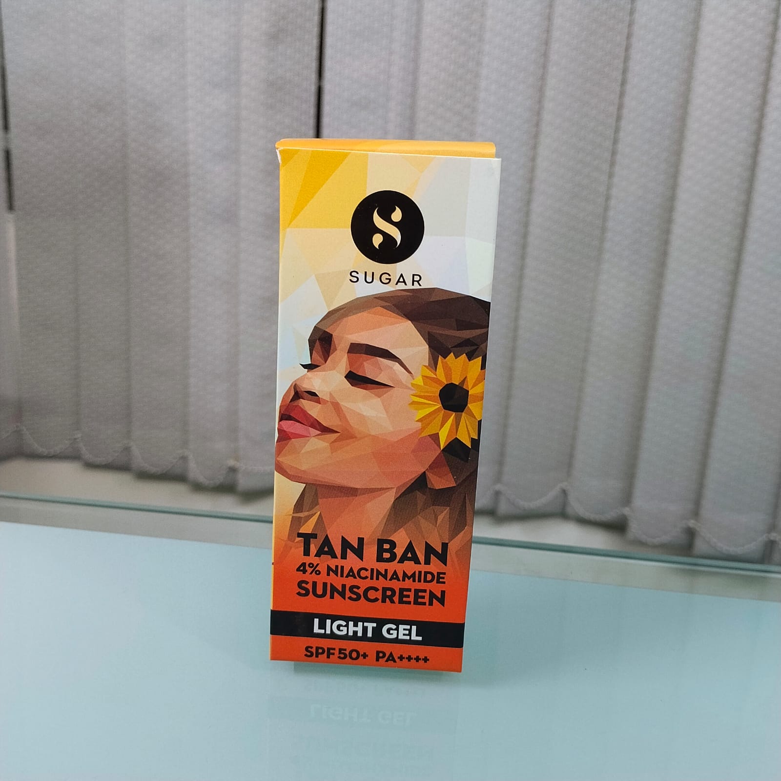Sugar TAN BAN 4% Niacinamide Sunscreen Light Gel – 50ml