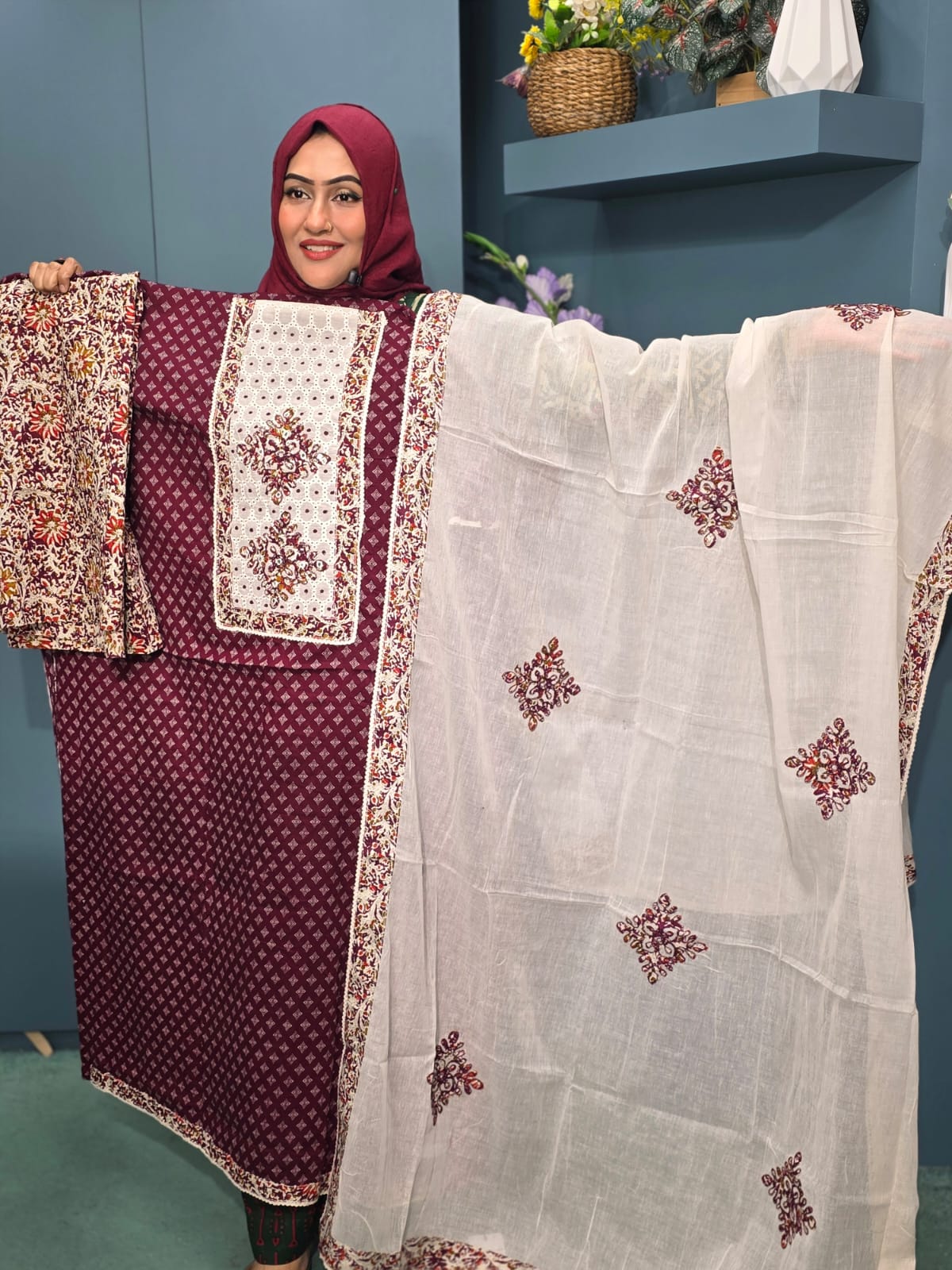 Unstitched Lawnkari Three Piece DNO-(1421)